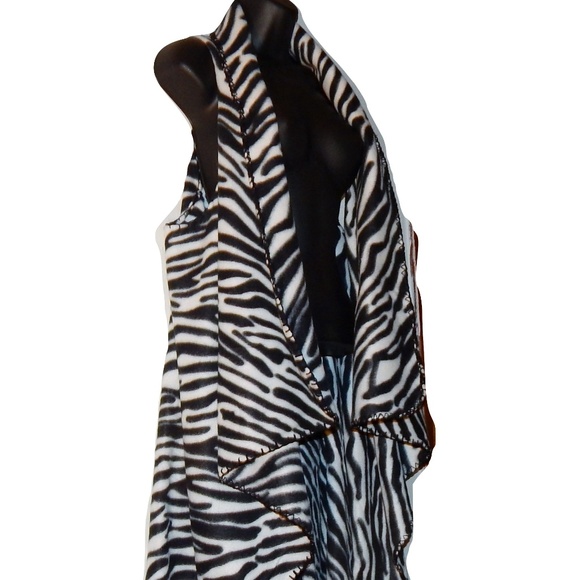 Long Waterfall Vest by GROOVY GLAM ZEBRA - Picture 2 of 4
